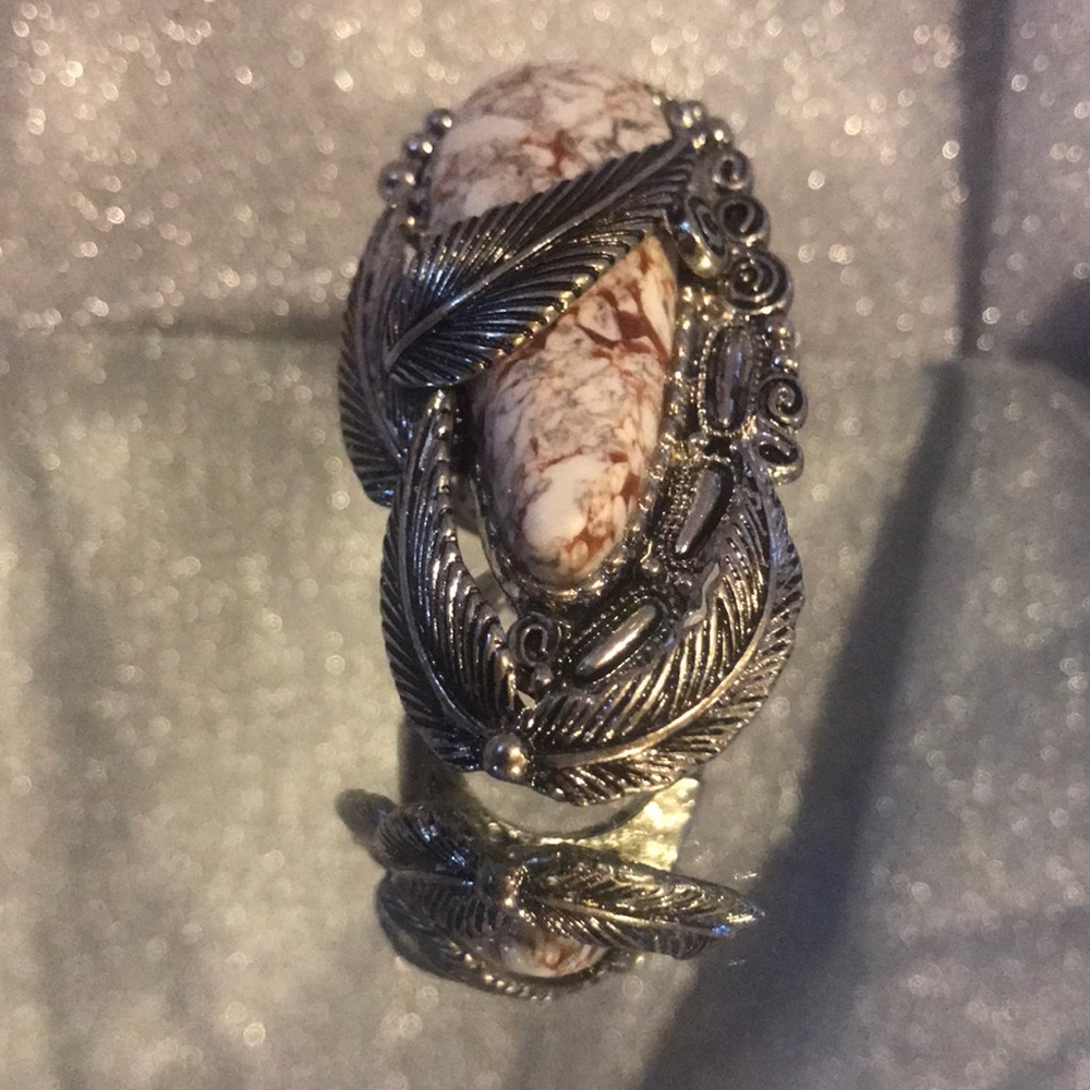 Large white Marbel stimulated stretch ring